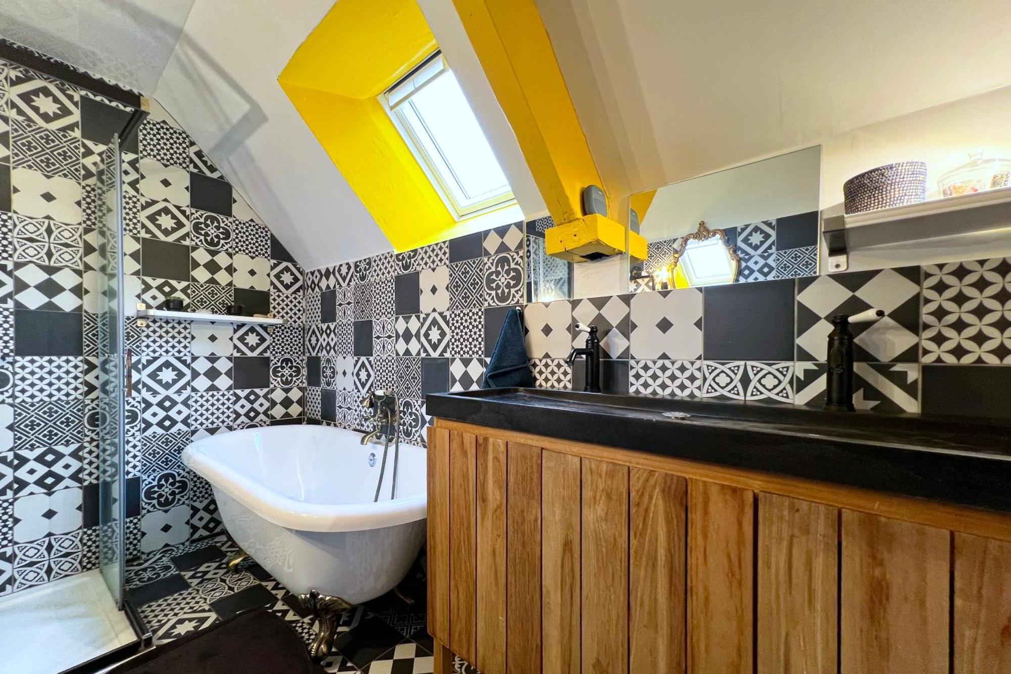 Hébergement de vacances Maison En Pierre, Piscine Et Jardin Proche
